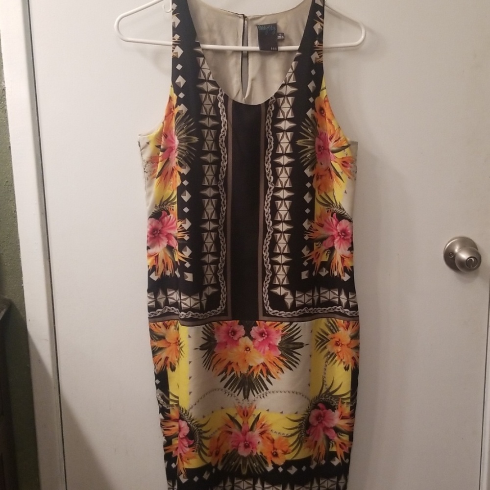 Very pretty islandy shift dress